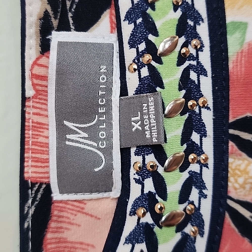 JM Collection Floral Tunic - Picture 2 of 6